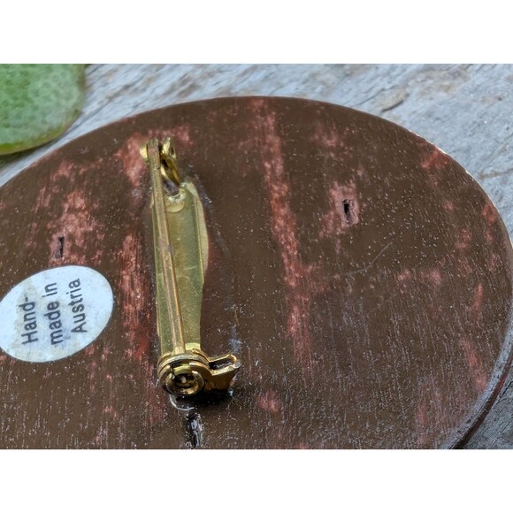 Vintage Madonna Child Pin: Hand Crafted Austrian Brooch - Picture 9 of 10